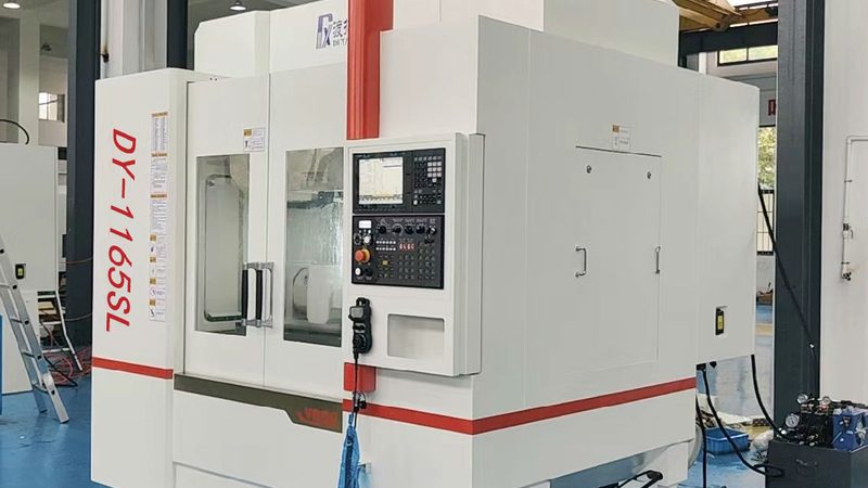 加工参数的设置直接影响加工质量和效率。以下是一些关键参数：